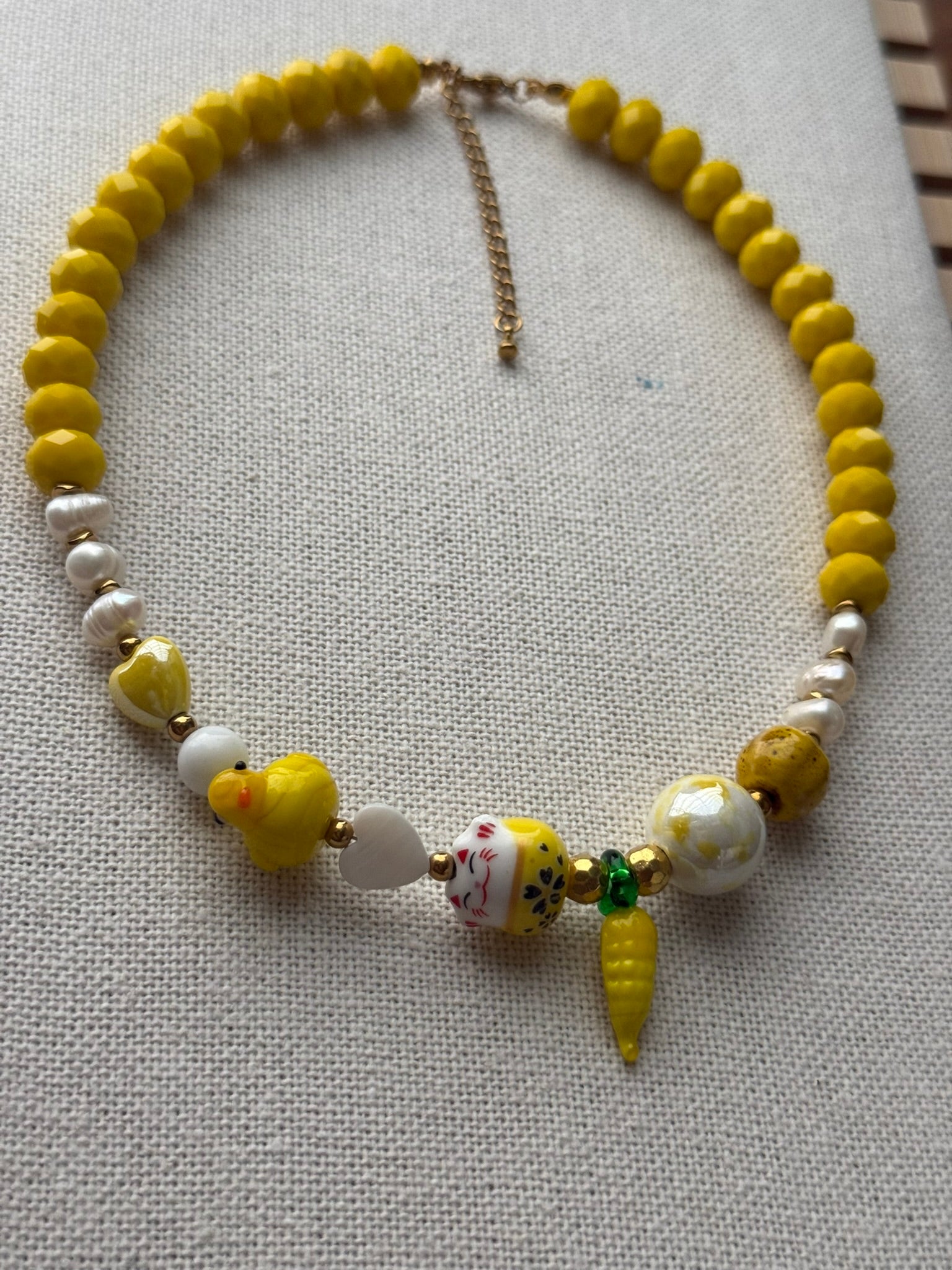 Collar happy amarillo