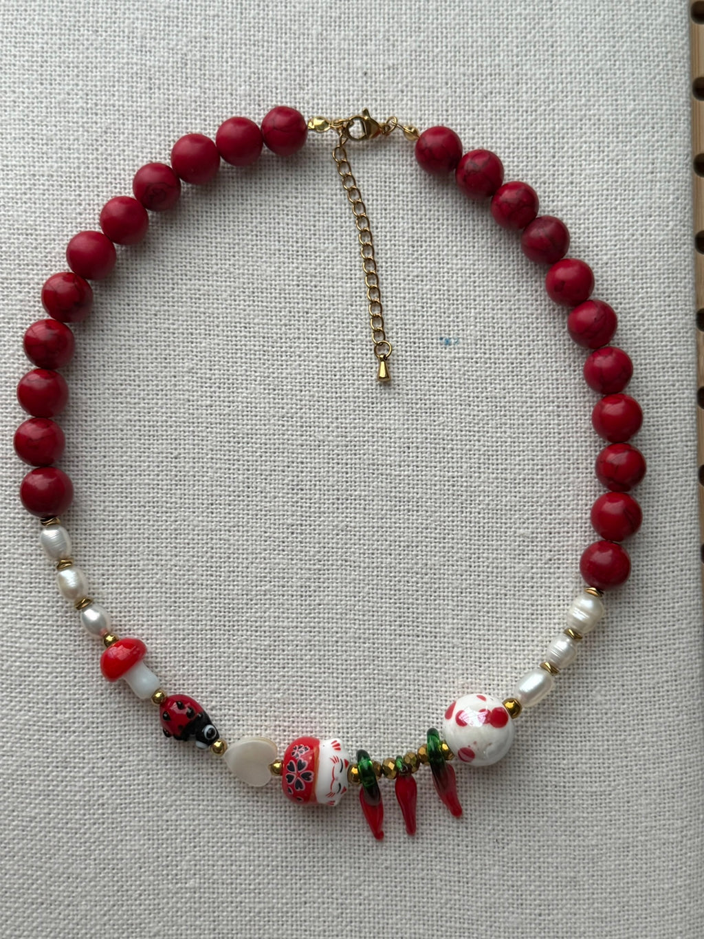 Collar happy rojo