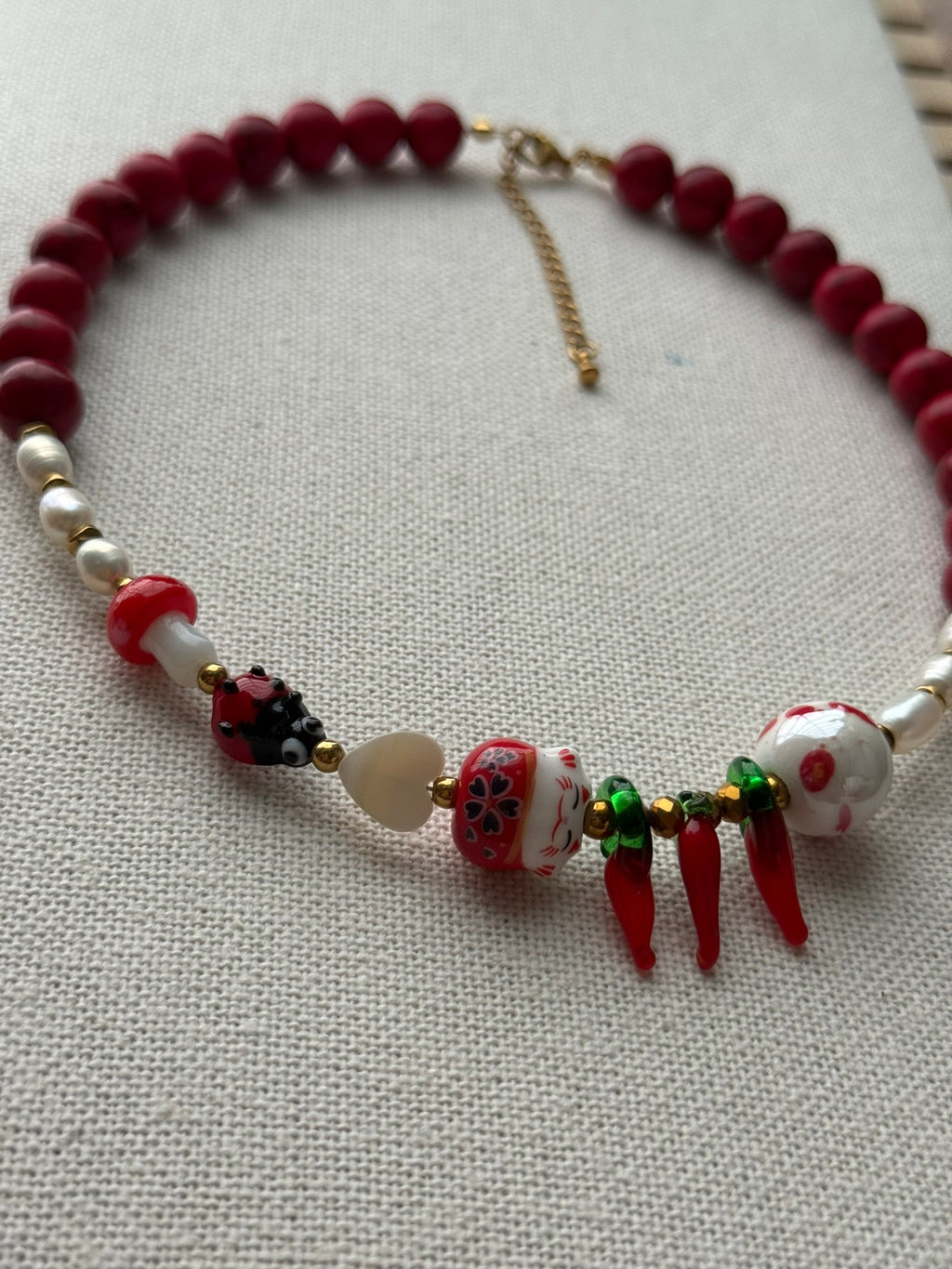 Collar happy rojo
