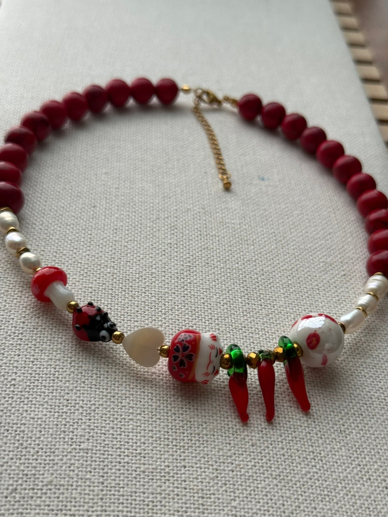 Collar happy rojo